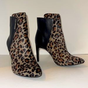 Vince Camuto Chantel Booties NWOB Size 5.5